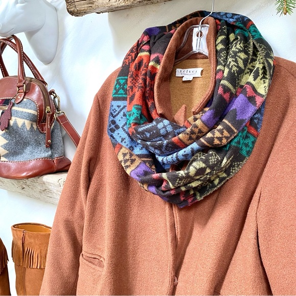 ⭐️SOLD⭐️Festive Roots infinity fleece scarf w folk/prairie/country/cottage vibe - Picture 10 of 13